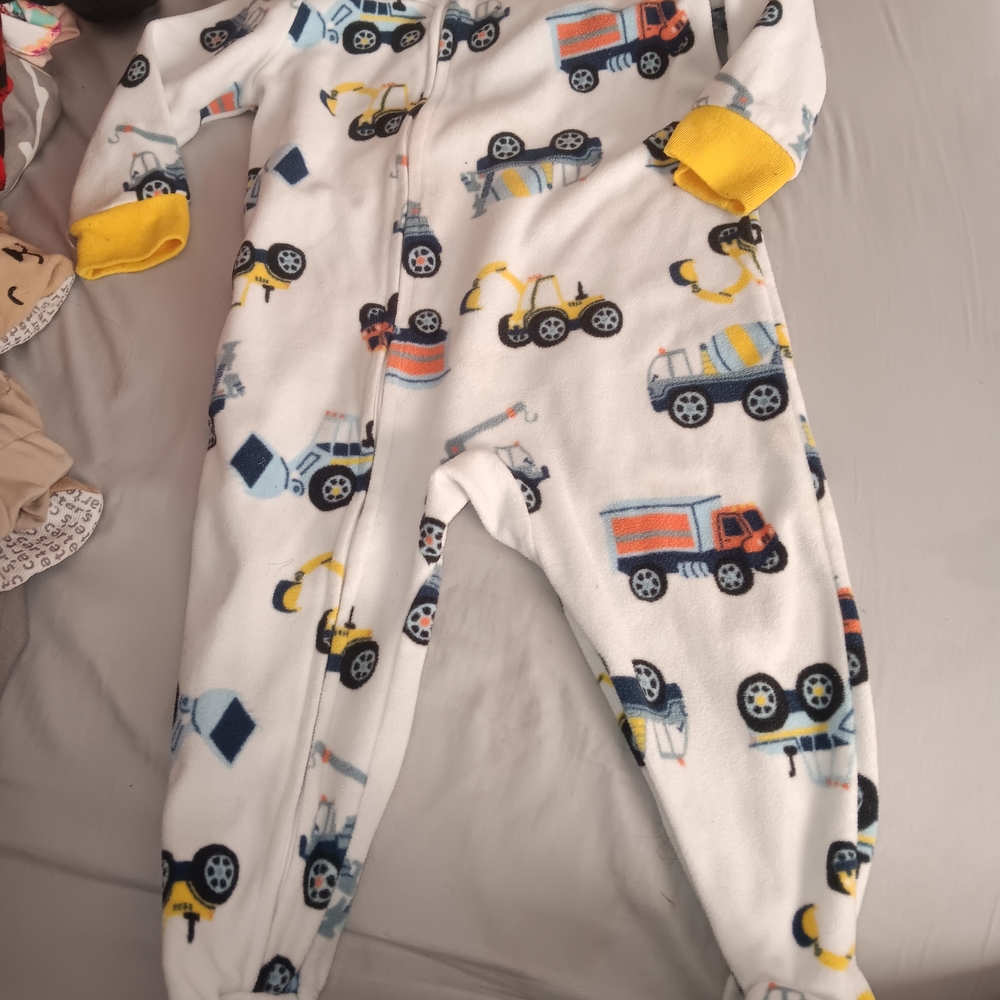 Boys Size 18 Month. Carter's White Construction Print Footie